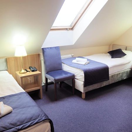 Hotel Awis Кутно Экстерьер фото