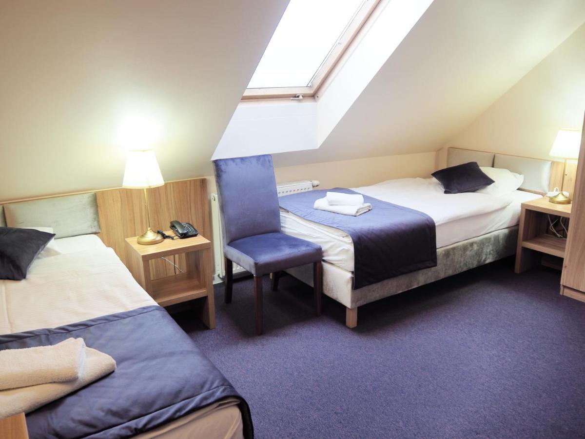 Hotel Awis Кутно Экстерьер фото